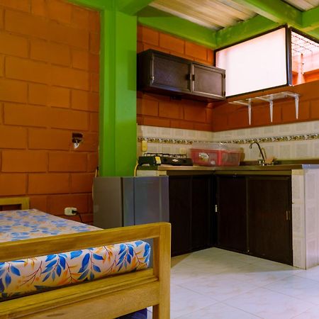 Mi Pueblo Natal Aptos Y Habitaciones Necoclí Esterno foto
