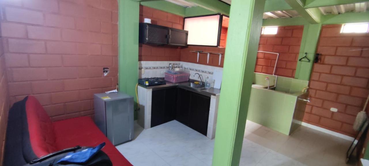 Mi Pueblo Natal Aptos Y Habitaciones Necoclí Esterno foto