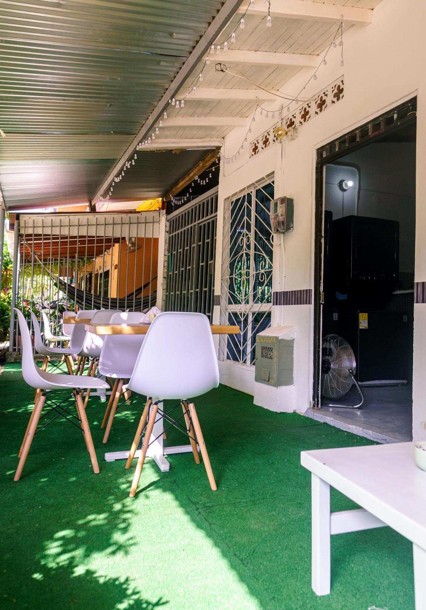 Mi Pueblo Natal Aptos Y Habitaciones Necoclí Esterno foto