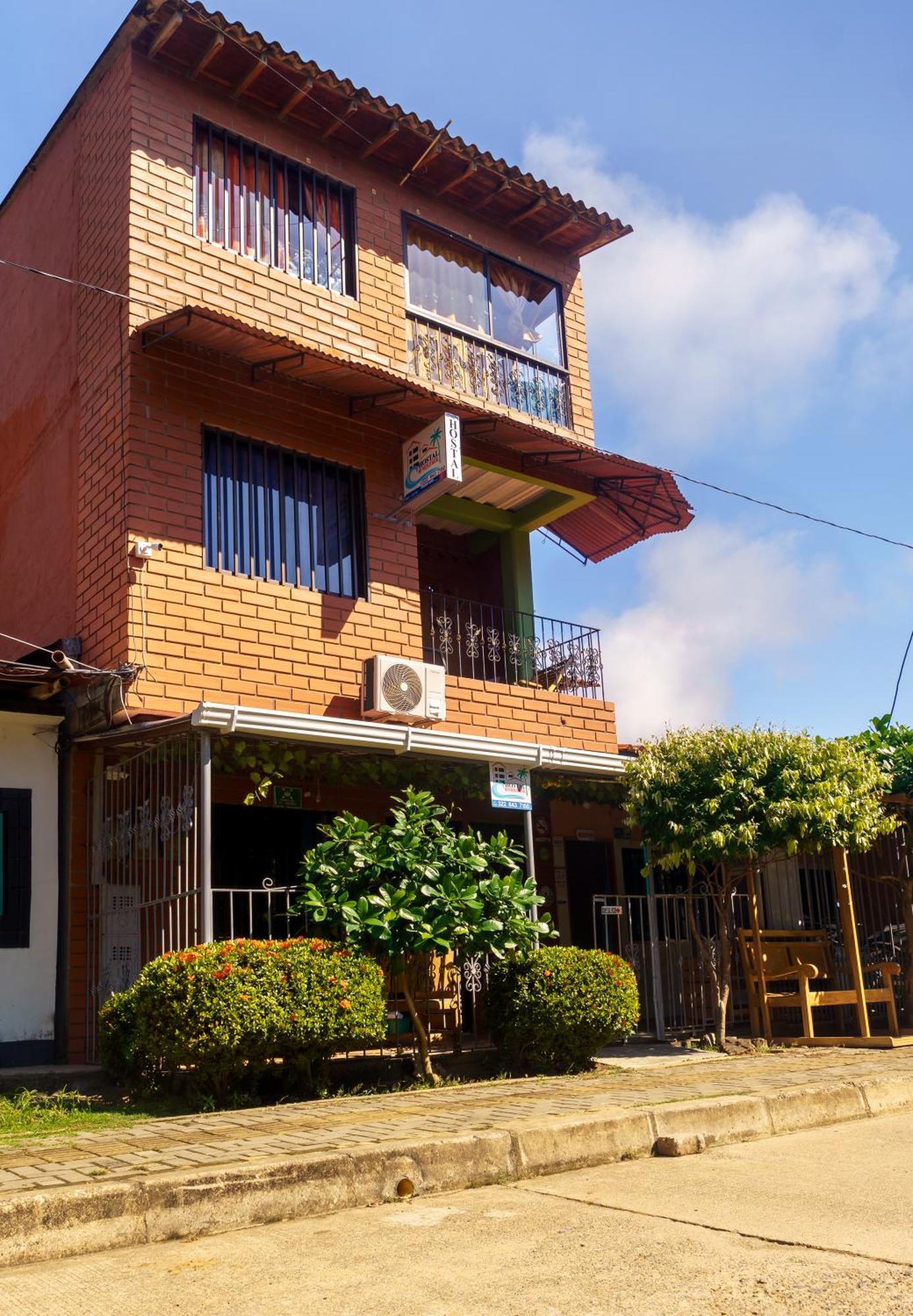 Mi Pueblo Natal Aptos Y Habitaciones Necoclí Esterno foto